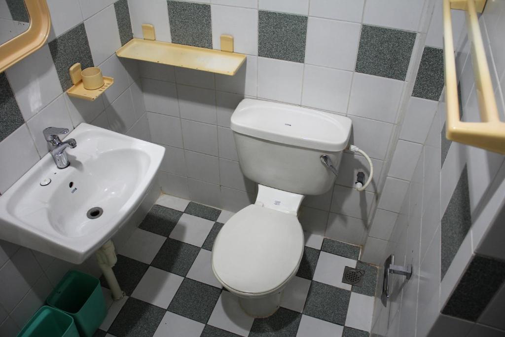 Koupelna v ubytování Sandakan Inn