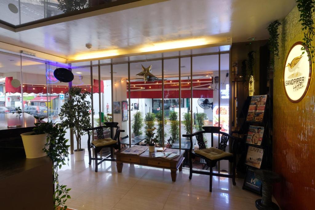 Posezení v ubytování Sandpiper Hotel Singapore