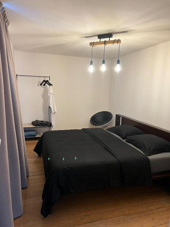 R&M - Double Room With Private Bathroom