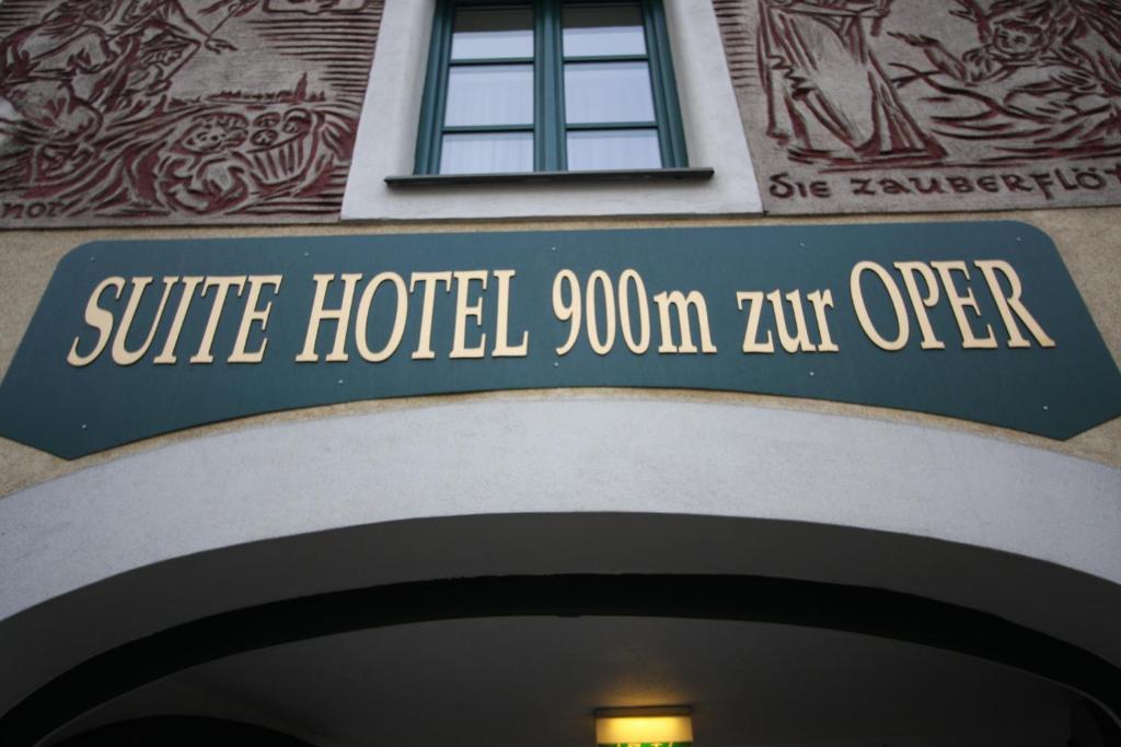 Certifikát, hodnocení, plakát nebo jiný dokument vystavený v ubytování Suite Hotel 900 m zur Oper
