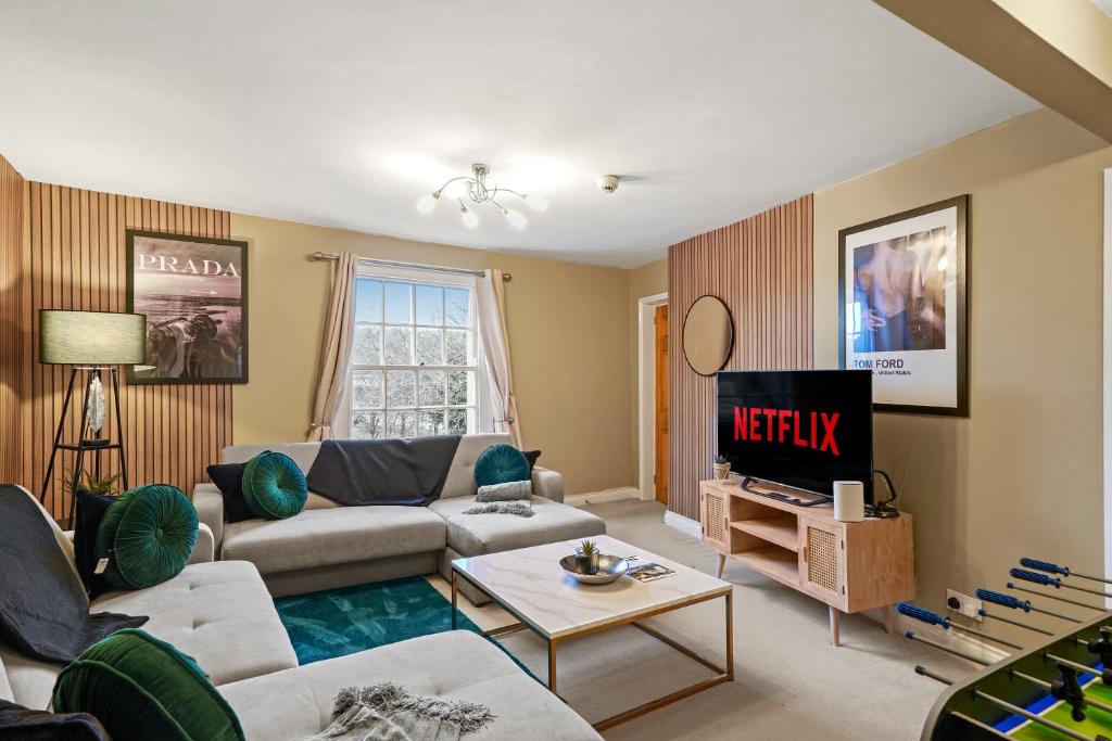 The Bristol Harbourside Apartments Sleeps 16, Bristol Updated 2023