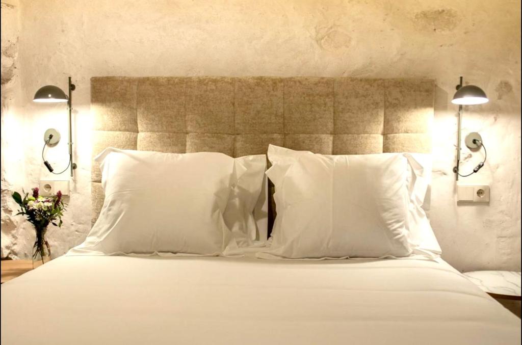 Postel nebo postele na pokoji v ubytování Blue Sardine Hostal Boutique Altea