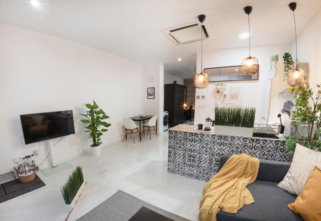 Artistic Digital Retreat-Great Location Near Metro, Valencia ...