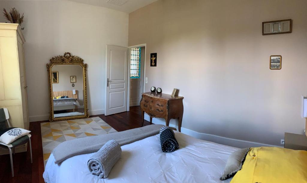 Suite privative Abella - Aile de maison bourgeoise - Deluxe Double Room (2 Adults + 1 Child)