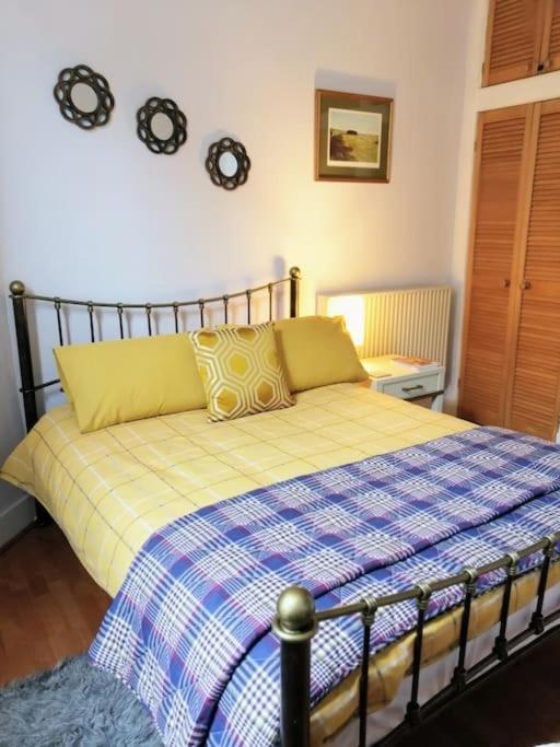 Homestay Central Stockbridge area cosy & quiet room, in family flat - 1  FEMALE GUEST ONLY, Edinburgh, UK - Booking.com