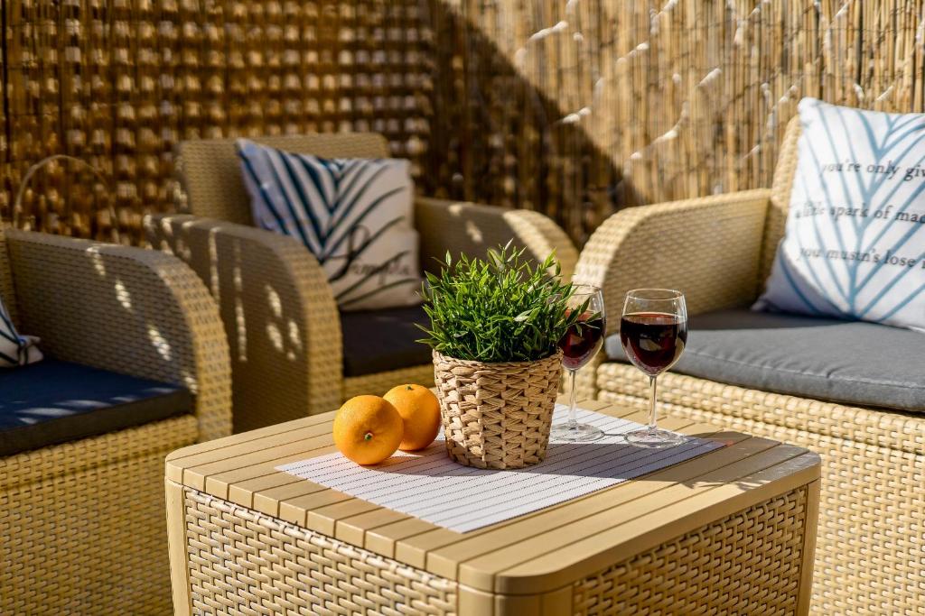 Część wypoczynkowa w obiekcie Black Beach Luxury Vacation House