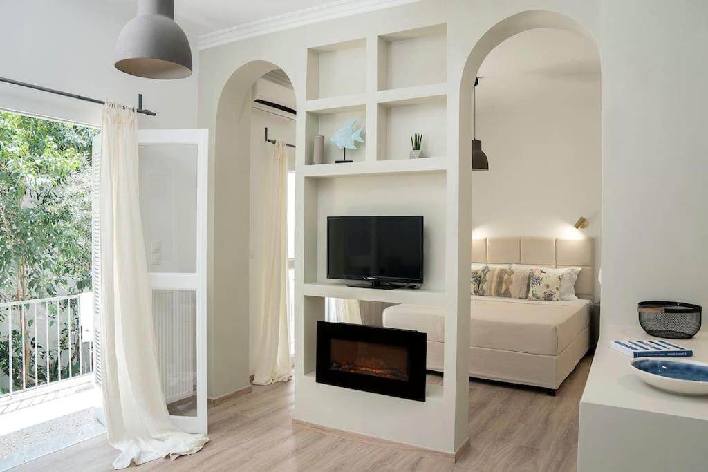 Fotografie z fotogalerie ubytování Romantic apartment with hot tub next to Acropolis v Aténách