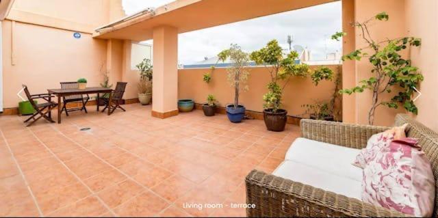 Apartment Atico Duplex Luminoso, Valencia, Spain - Booking.com