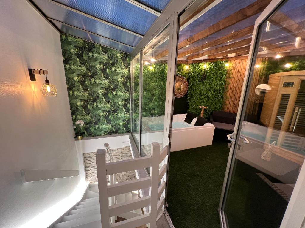 SPA de charme 6 pers avec Jacuzzi & Sauna privatifs au coeur de ville - Esprit Coco – photo 38