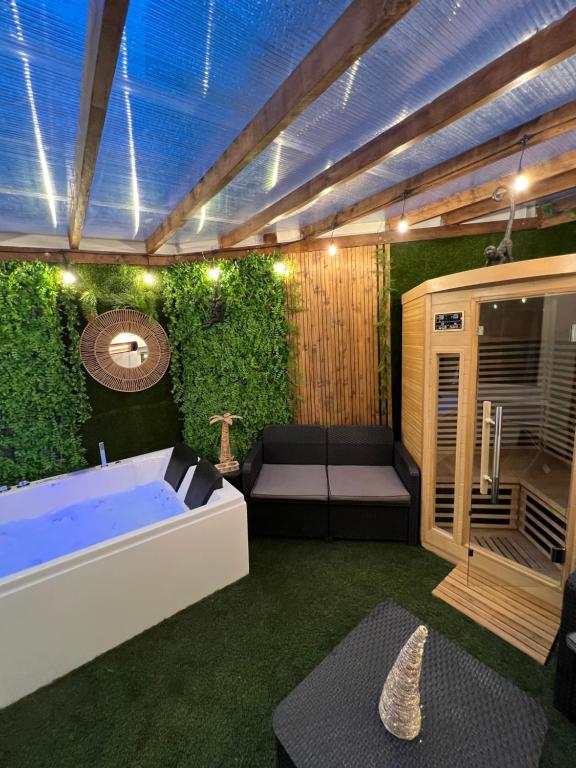 SPA de charme 6 pers avec Jacuzzi & Sauna privatifs au coeur de ville - Esprit Coco – photo 12