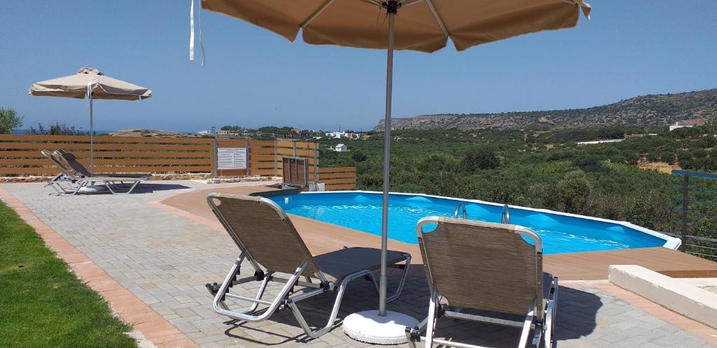 Bazén v ubytování Petrino in Sisi with private pool and garden nebo v jeho okolí