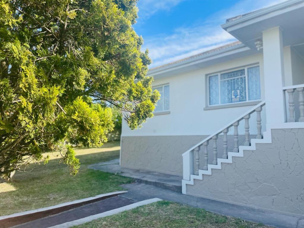 Majhiya on Ferndale, Summerstrand (updated prices 2024)