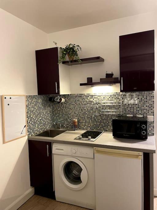 Zdjęcie z galerii obiektu Appartement du Bonheur w Paryżu