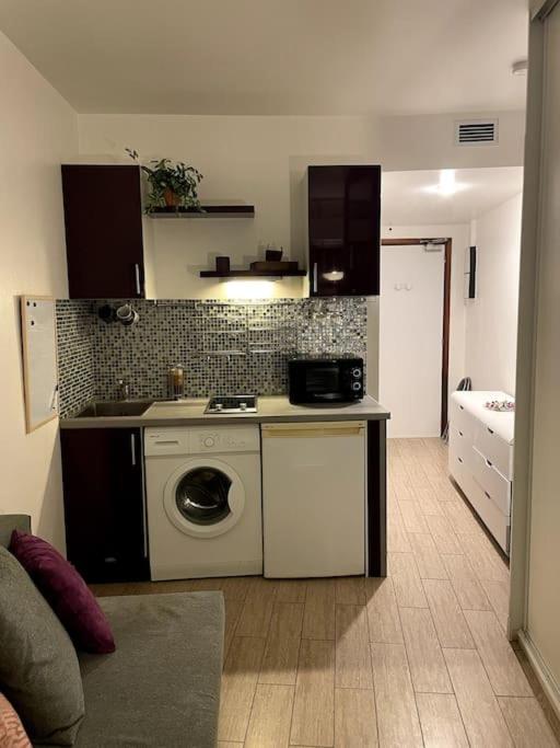 Zdjęcie z galerii obiektu Appartement du Bonheur w Paryżu