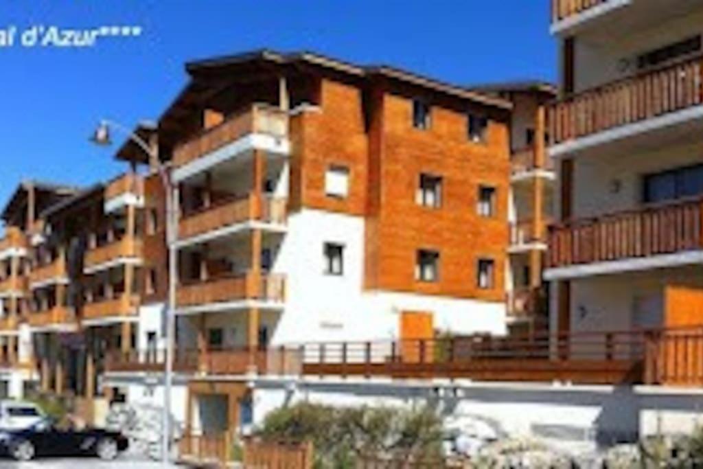 Budynek, w którym mieści się apartament