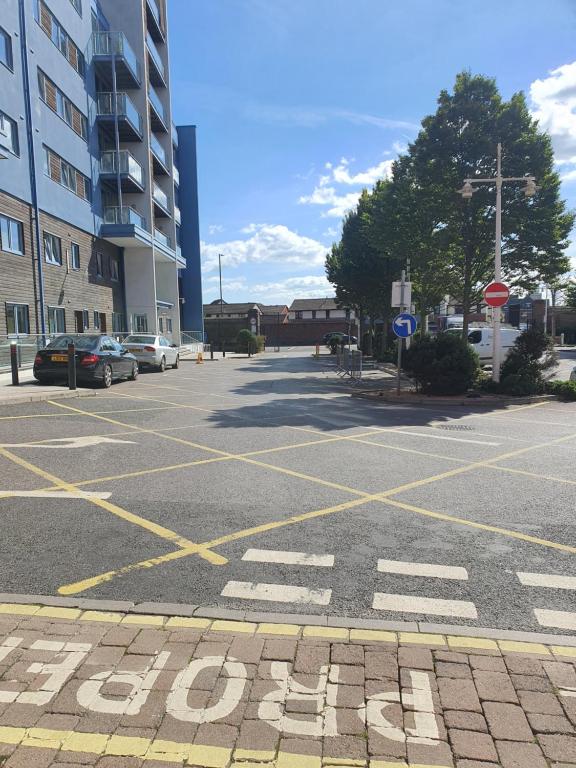 Flat with free parking in Gunwharf Quays - Housity