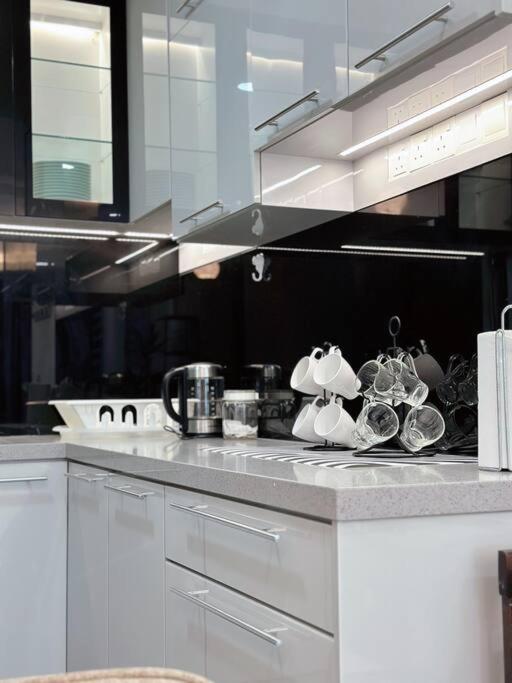 BAYU Stay (Drawbridge & KTCC Mall) - Three-Bedroom Apartment