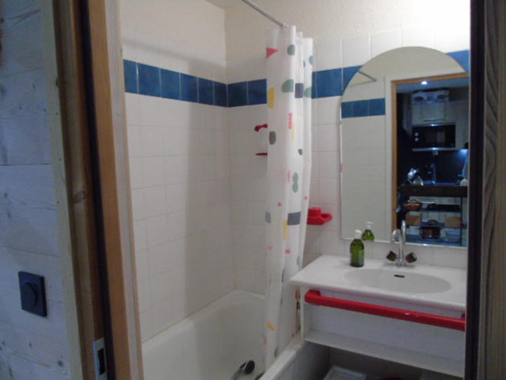 Fotografia z galérie ubytovania Confort 3 pièces rénové, balcon, proche remontées mécaniques, Wifi, animaux admis - FR-1-561-105 v destinácii Modane