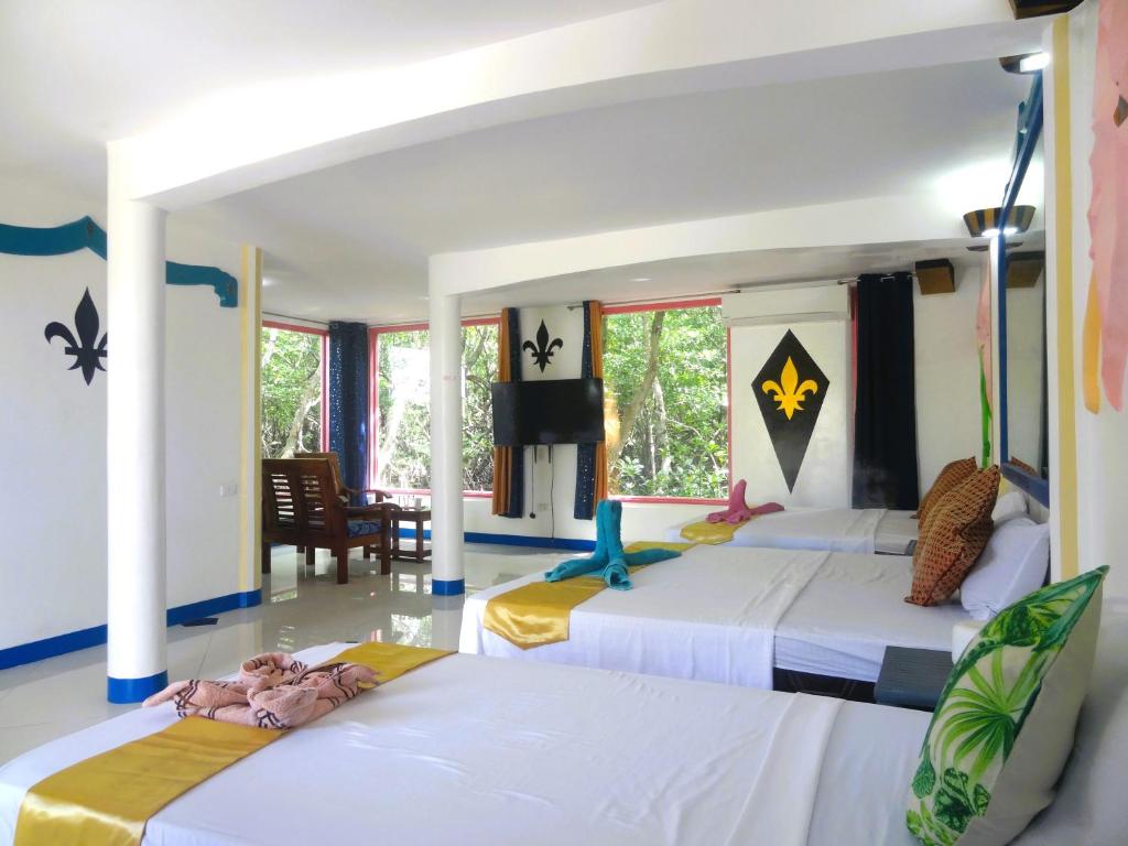 MG Chateau Resort - Family Room With Private Bathroom