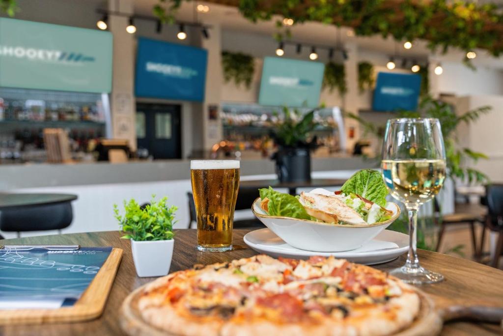 Crowne Plaza Surfers Paradise by IHG - Resim 16