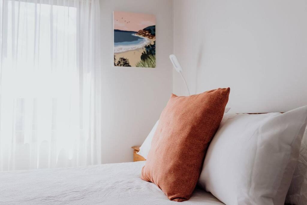 Postel nebo postele na pokoji v ubytování Bask - Family Friendly Home
