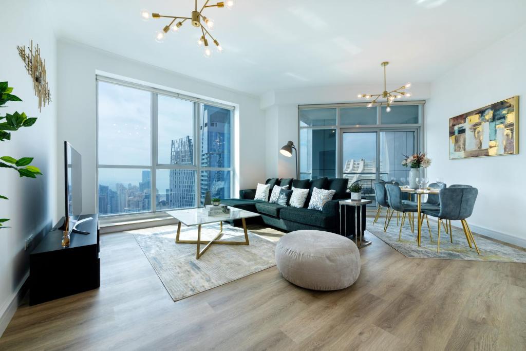 Maison Privee – High-Floor Trendy Apt with Marina, Palm & Ocean Vws