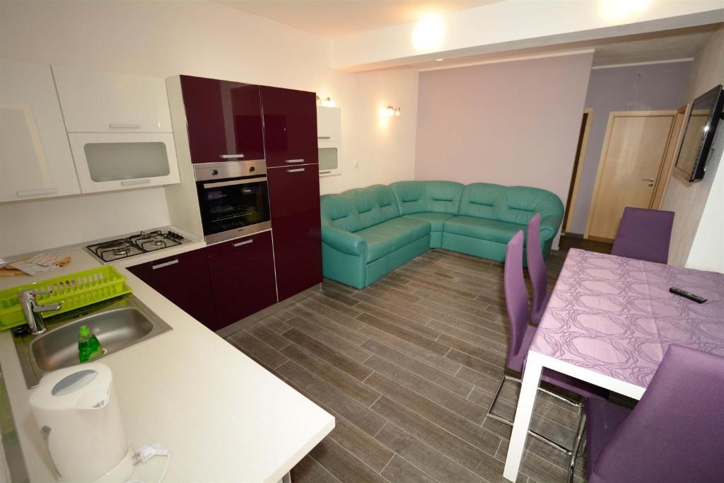Kuchyňa alebo kuchynka v ubytovaní Apartments Dubas