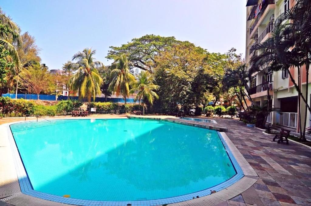 Πισίνα στο ή κοντά στο Bayu Emas Ferringhi Homestay