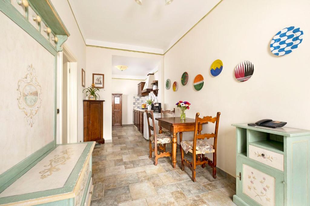 A kitchen or kitchenette at Borgo Grondaie