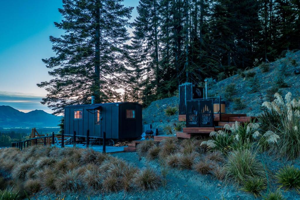 The Shepherds Hut - boutique retreat. - Resim 9