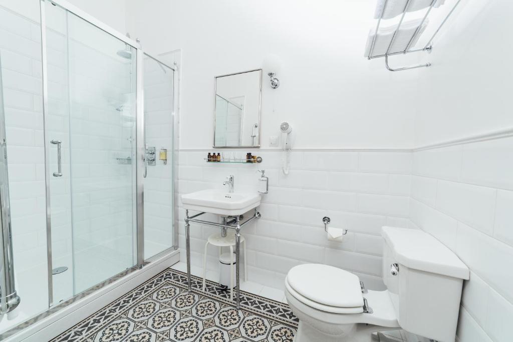 Sherlock Apartments - Deluxe Double Room