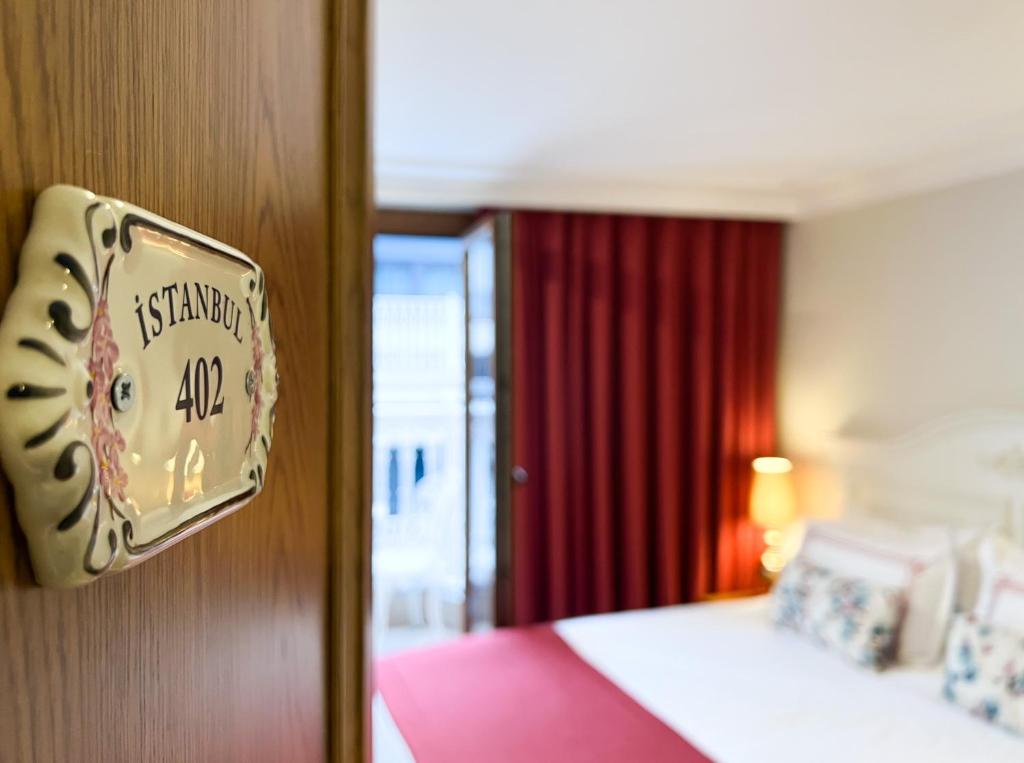 Amofta Hotel Taksim - Deluxe Double Room With Balcony
