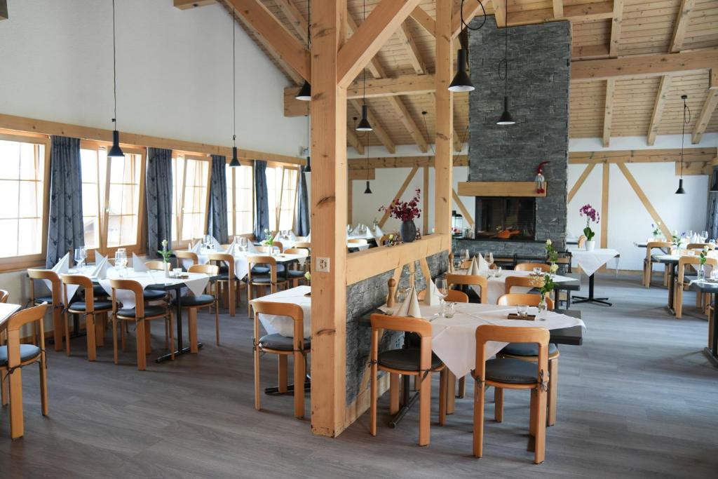 Restoran ili drugo mesto za obedovanje u objektu Hotel Surselva