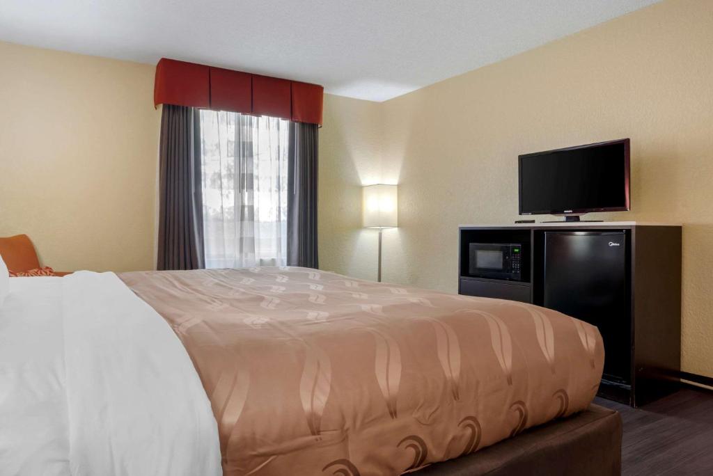 Quality Inn Phenix City Columbus photo