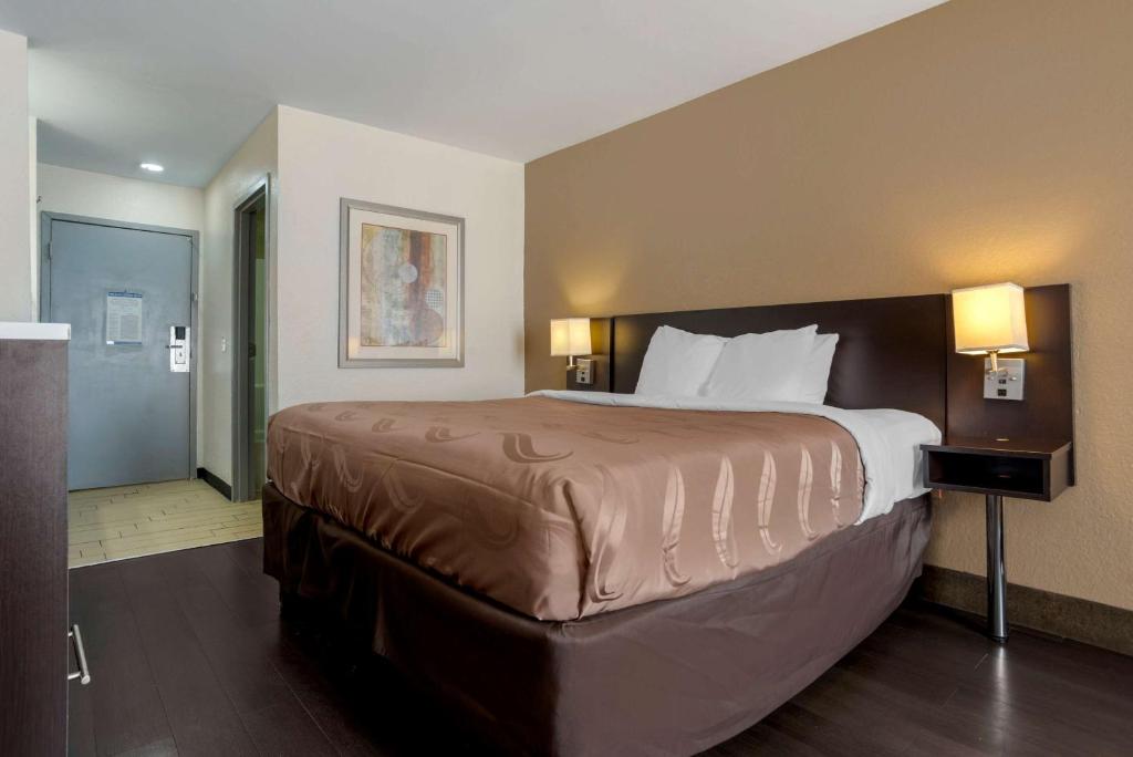 Quality Inn Phenix City Columbus photo