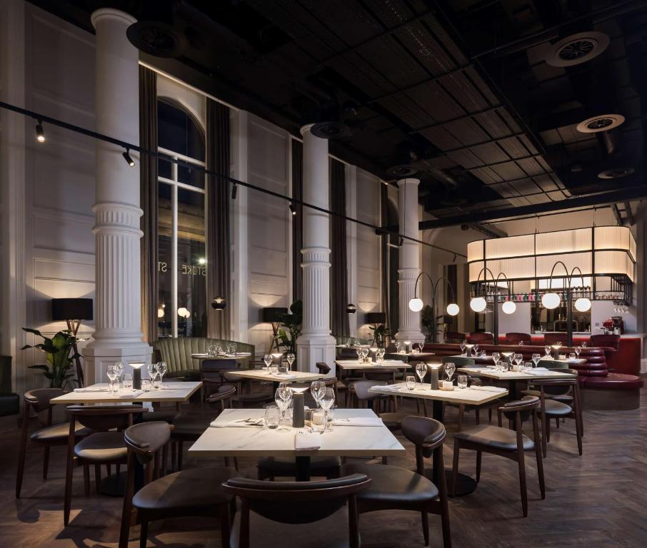 Radisson RED Hotel, Liverpool - Resim 4