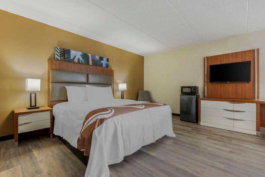 Postel nebo postele na pokoji v ubytování Quality Inn & Suites New Hartford - Utica