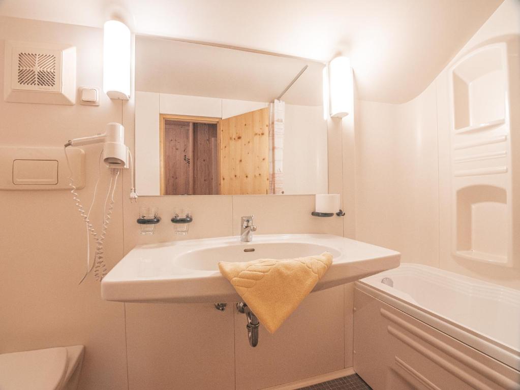 Koupelna v ubytování Hotel Mitterhof