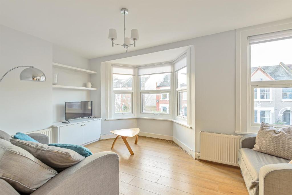 Homely 1Bed Apartment in Vibrant Zone 3 London, UK