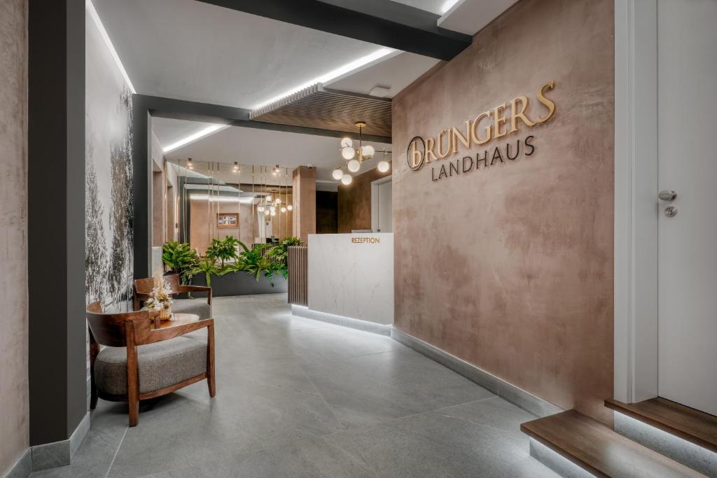 The lobby or reception area at Brüngers Landhaus