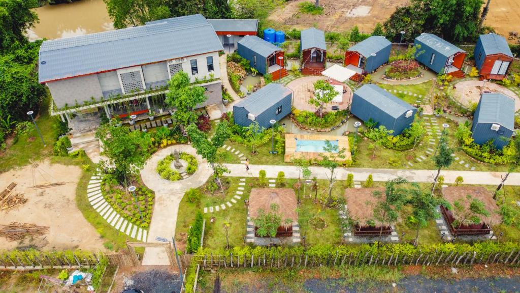 Κήπος έξω από το Kampot Tropical Village