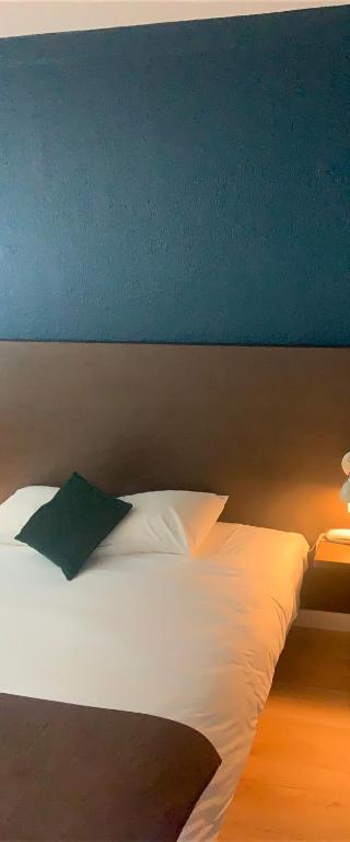 Contact Hôtel des États-Unis - Resim 19