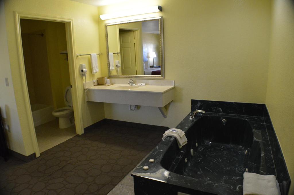 Scottish Inns Fort Worth photo