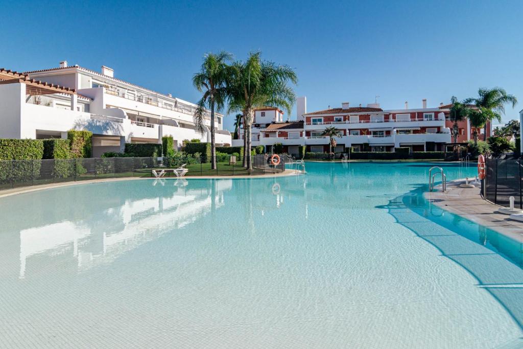 Fotografia z galérie ubytovania Gorgeous 3 bedroom Town House in El Paraiso Overlooking La Concha Mountain v destinácii Estepona