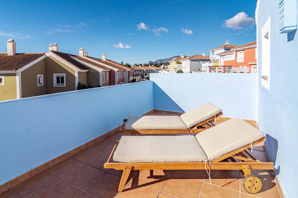 Fotografia z galérie ubytovania Gorgeous 3 bedroom Town House in El Paraiso Overlooking La Concha Mountain v destinácii Estepona