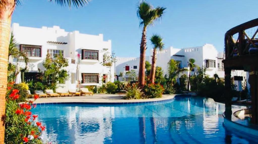 Peldbaseins naktsmītnē Beautiful 3 Bedroom Apartment-Delta Sharm- Sharm El Sheikh vai tās tuvumā