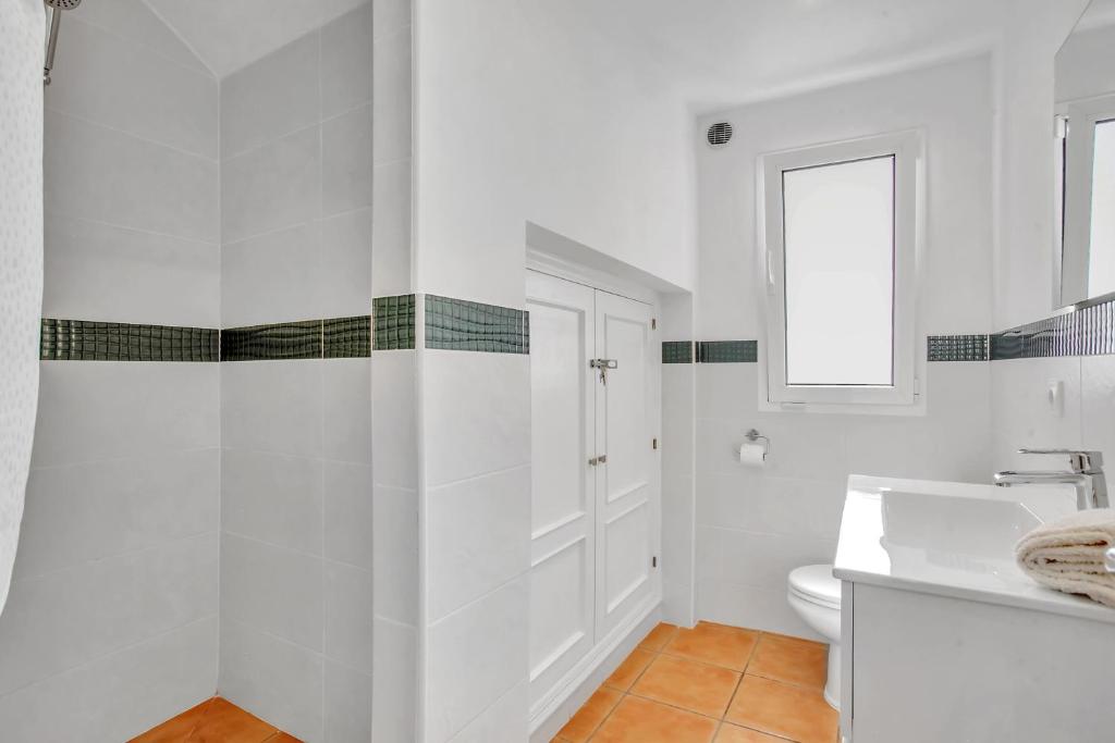A bathroom at CASA DUNAS