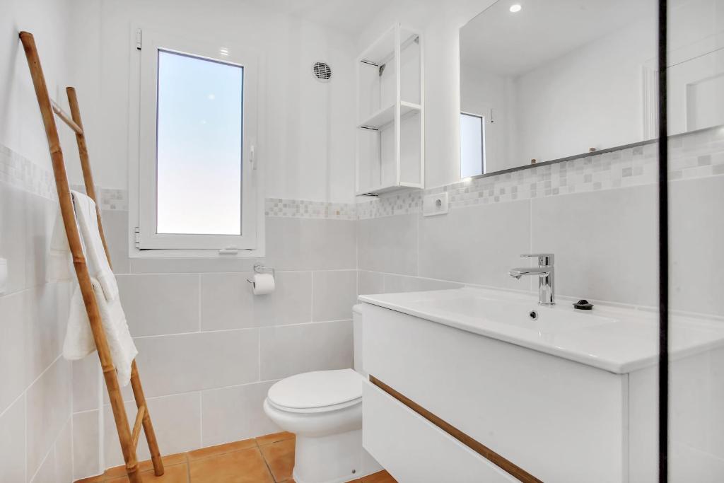 A bathroom at CASA DUNAS