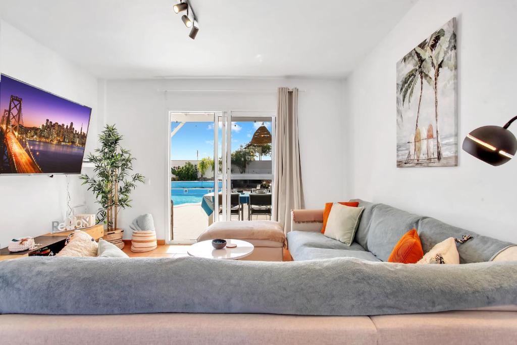 A seating area at CASA DUNAS