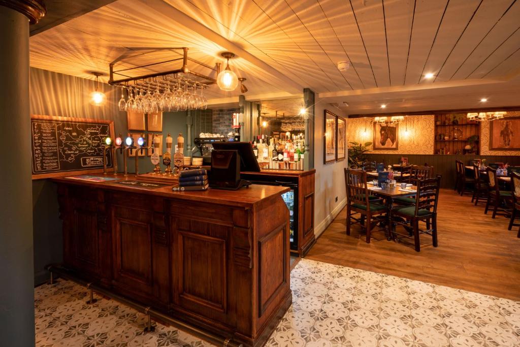 A área de bar ou lounge em Prince of Burford